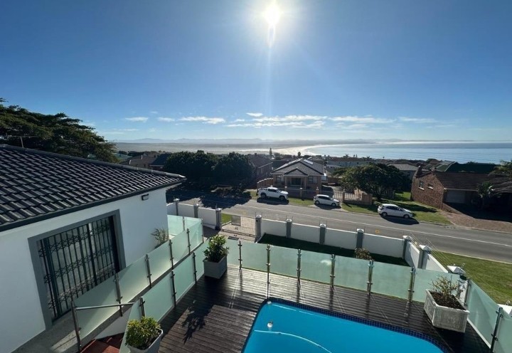 4 Bedroom Property for Sale in Noorsekloof Eastern Cape